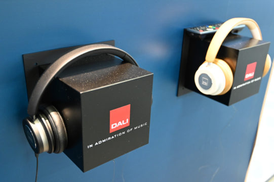 Vorschaubild für Die Dali-Kopfhörer iO-4 und iO-6
