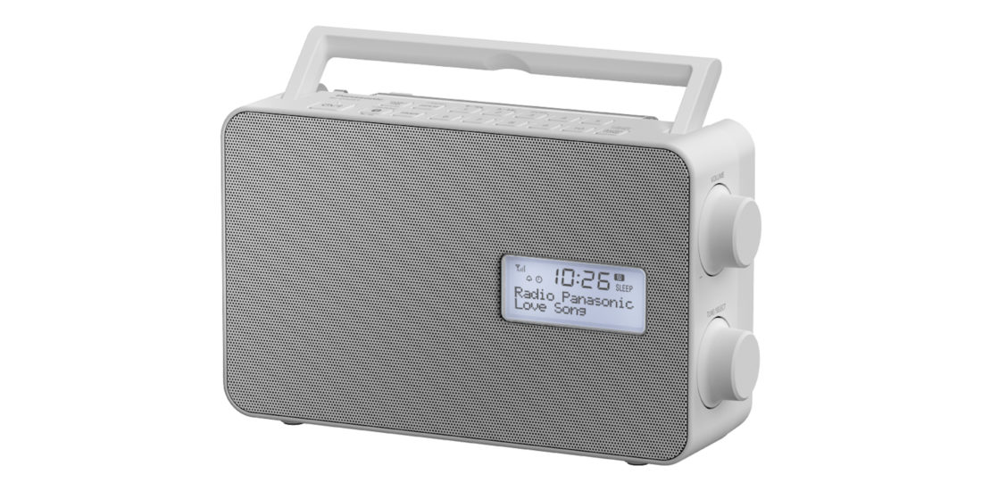 Das Digitalradio von Panasonic in Weiß.