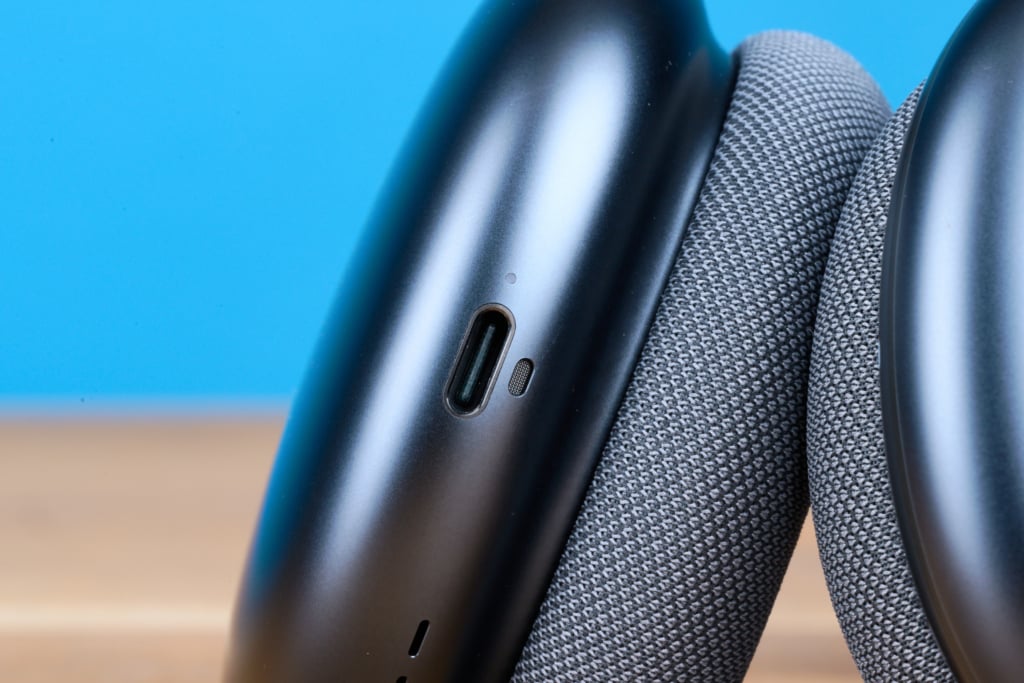 Apple AirPods Max im Test – Ladeanschluss USB-C