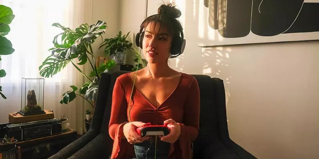 Frau mit Xbox Stereo Headset