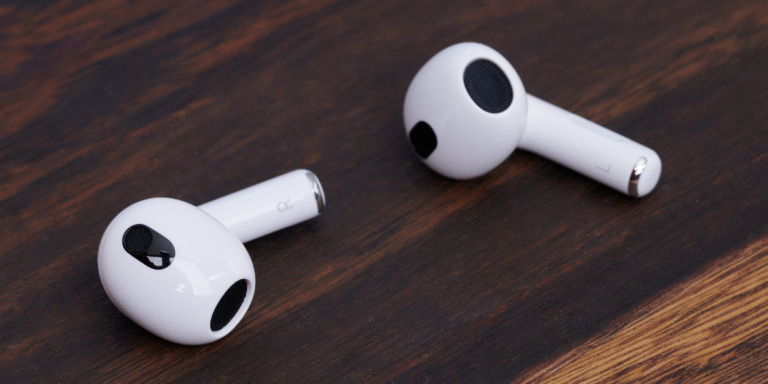 Apple AirPods 3 im Test: Pro-Funktionen zu einem besseren Preis - HIFI.DE