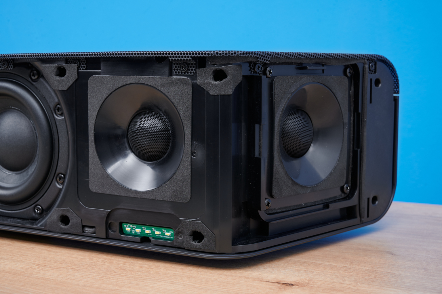 Sennheiser Ambeo Max im Test SoundbarRiese mit Dolby Atmos HIFI.DE