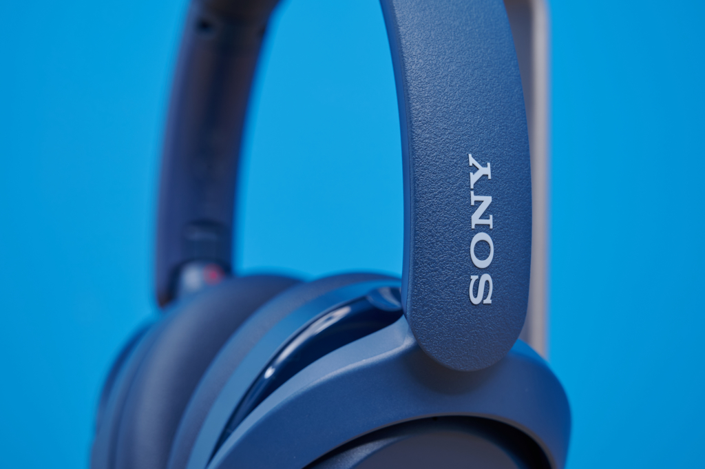 Sony WH-XB910N Blau seitliches Detail