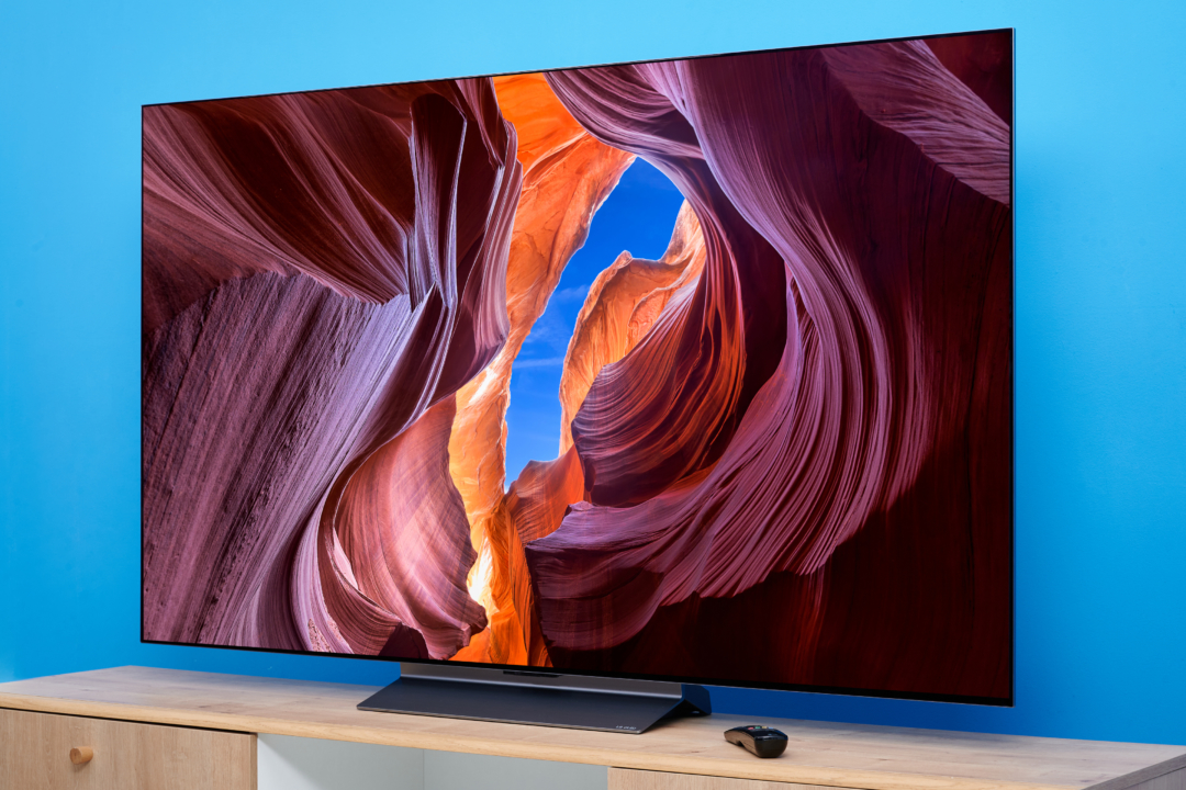 LG OLED C2 im Test: Top-Bild mit Evo-Technik und neuem Design - HIFI.DE