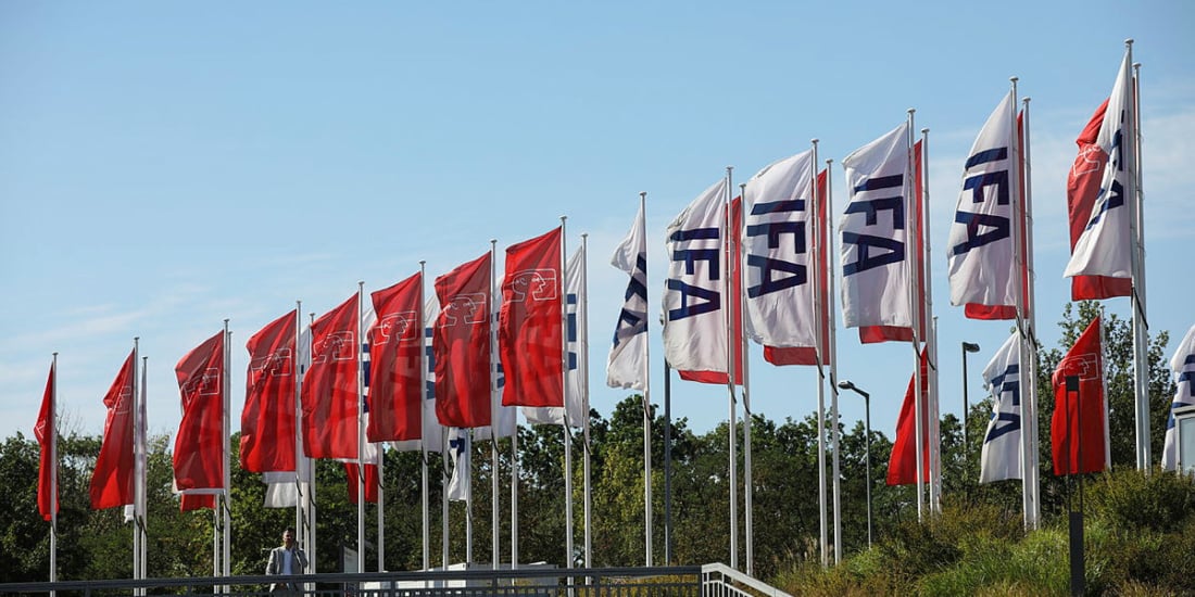 Flaggen vor der IFA 2020