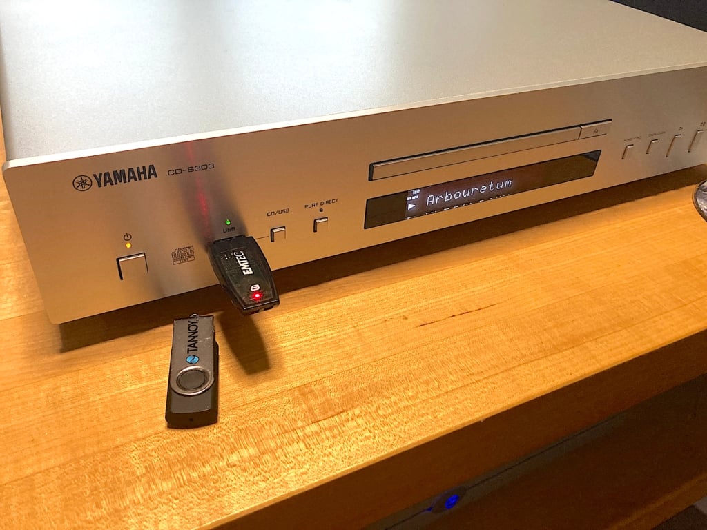 Yamaha CD-S303 USB-Anschluss