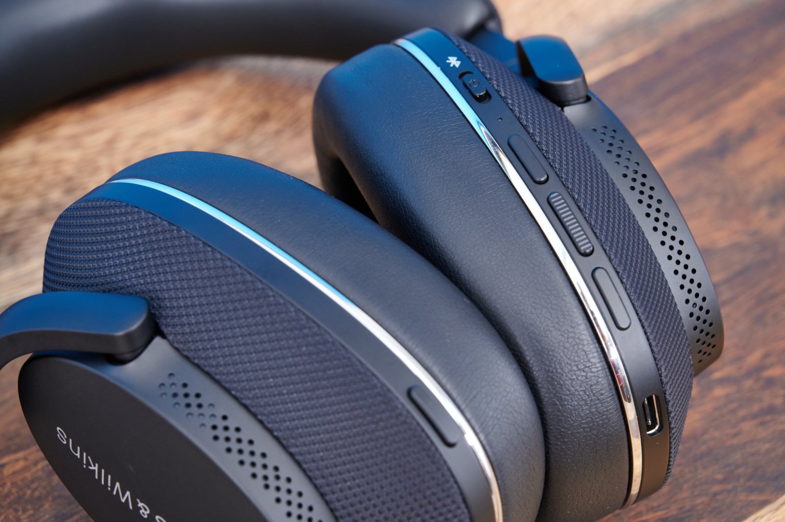 Bowers & Wilkins PX7 S2 im Test: Highend-Kopfhörer für den Alltag - HIFI.DE