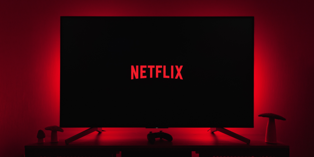 Netflix Spatial Audio: Logo auf Fernseher