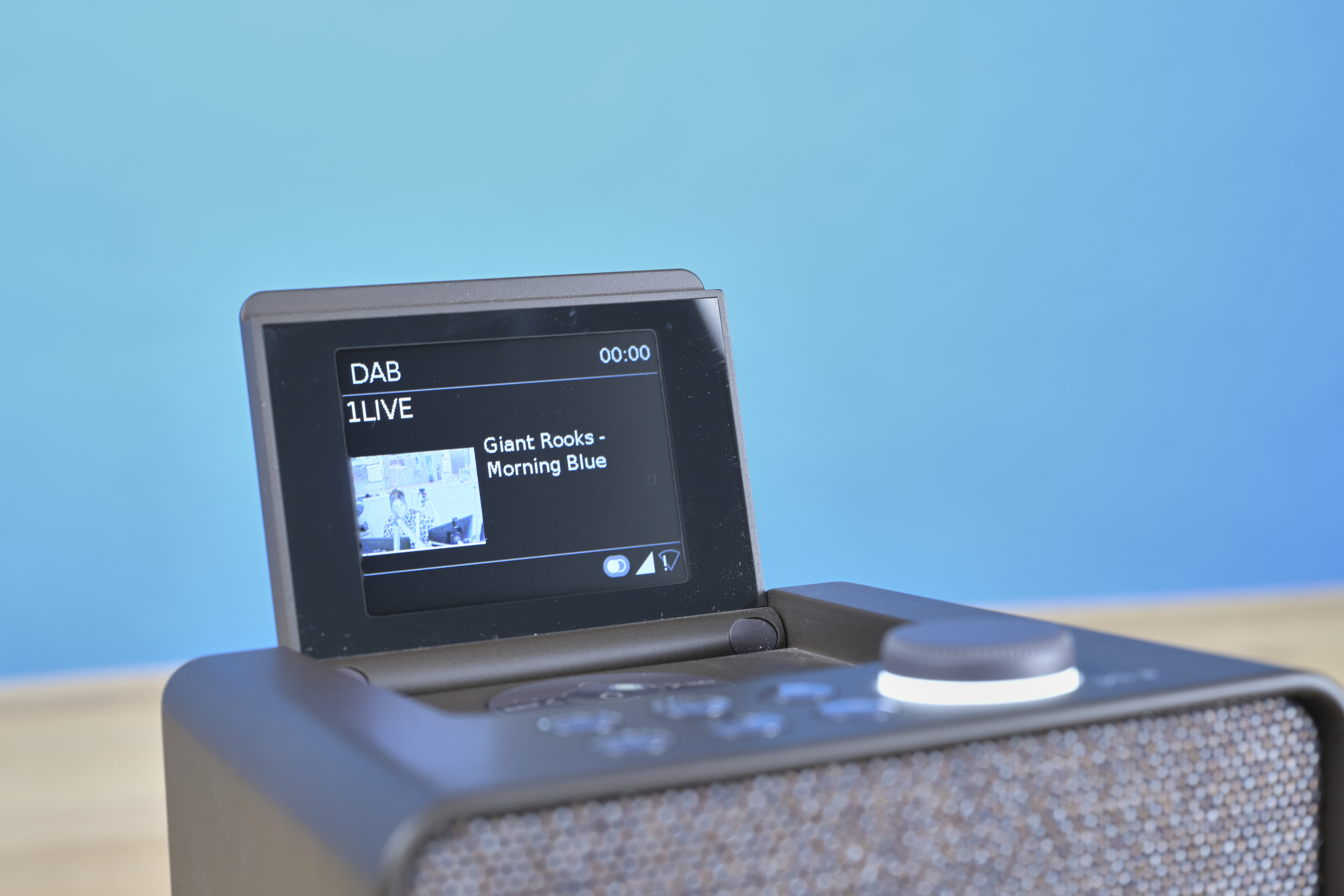 Stylisches Evoke Spot Digitalradio Pure mit Streaming-Skills – im Test