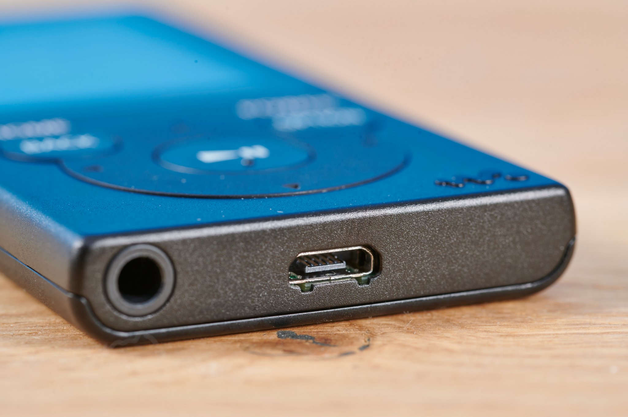 Sony NW-E394 im Test: MP3-Player ohne Spielereien - HIFI.DE
