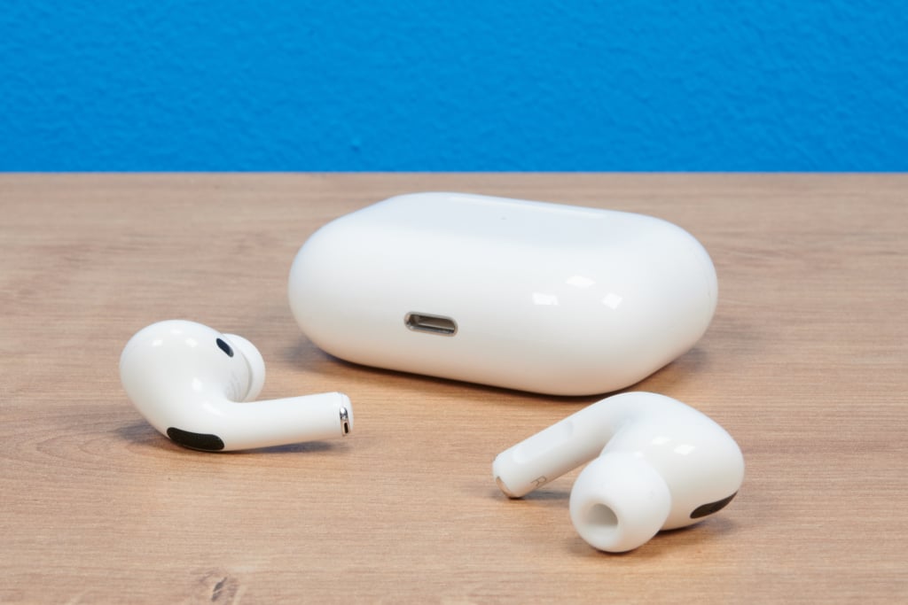 apple-airpods-pro-case-mit-airpods-2