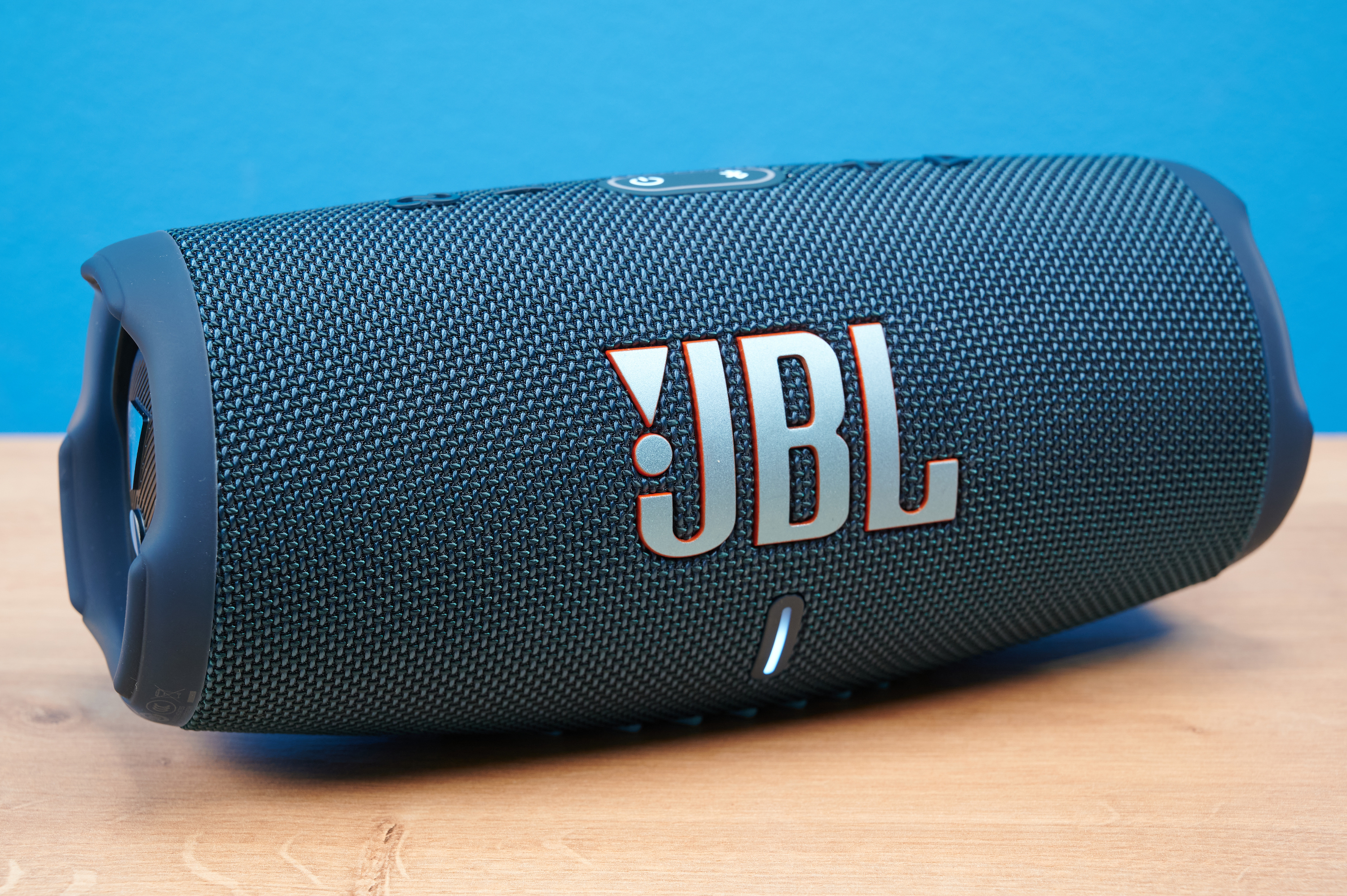 5: vs. besser? JBL Welche Flip ist Charge JBL 6 Bluetooth-Box