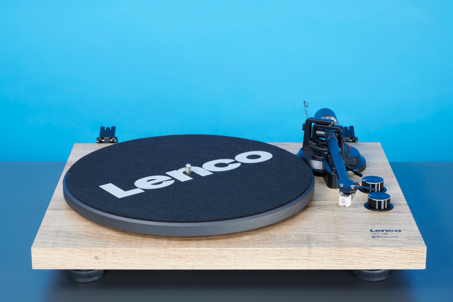Lenco LBT-188 im Test: Günstiger Alleskönner mit Bluetooth - HIFI.DE
