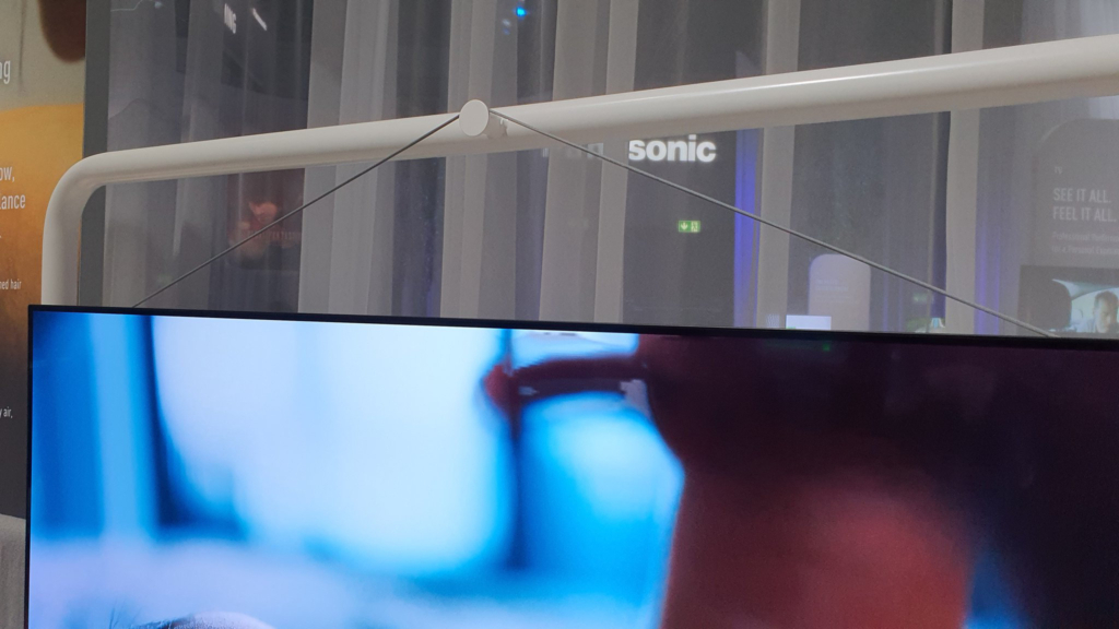 Der kabellose OLED-TV von Panasonic "hängt auf der IFA 2022 rum".