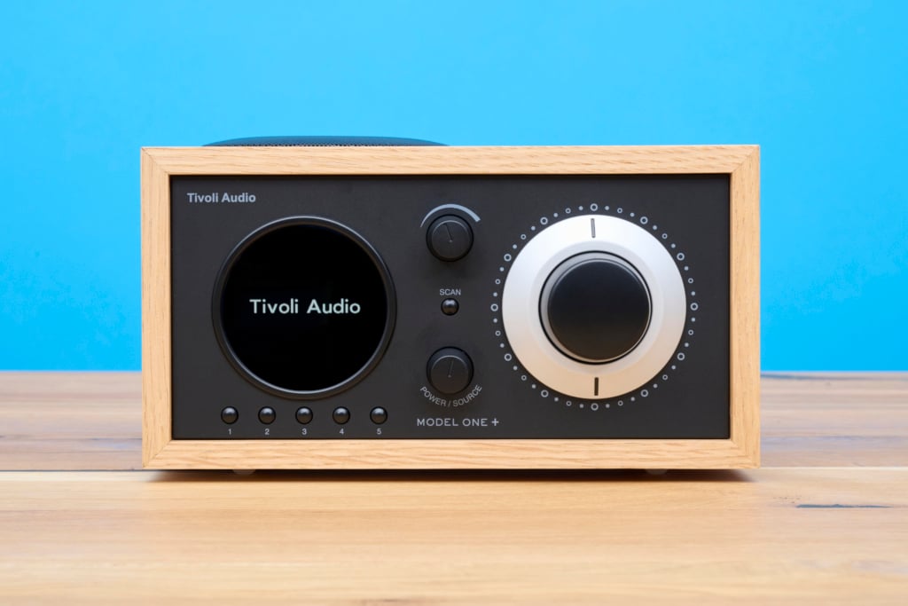 Tivoli Audio Model One+ Display frontal
