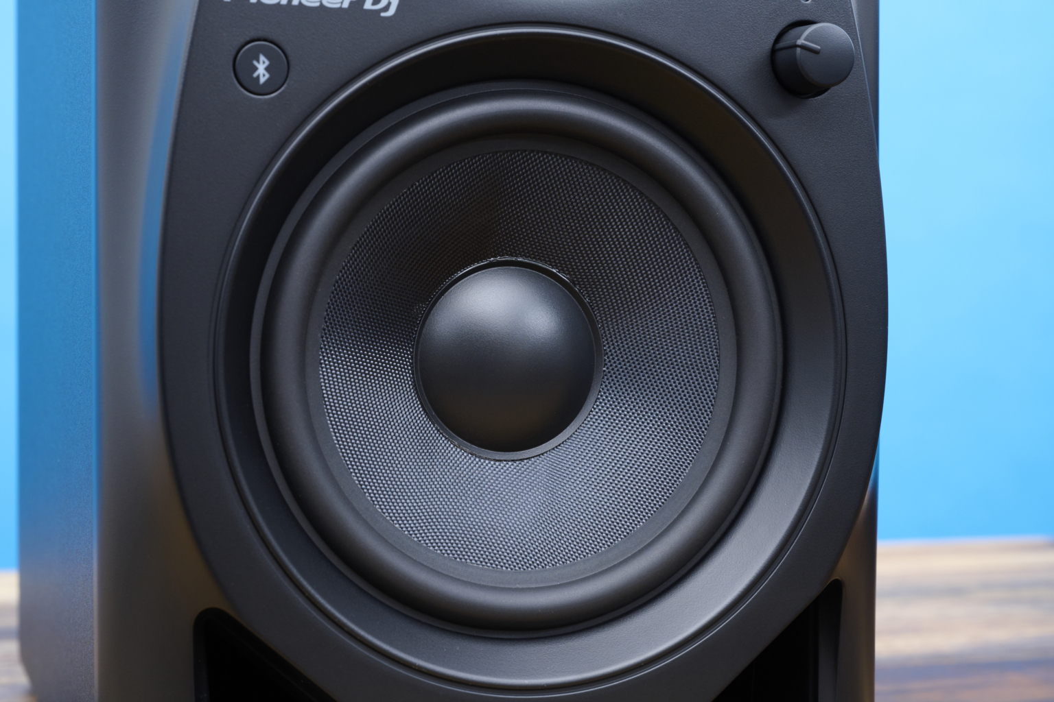 Pioneer DJ DM50DBT im Test Preiswerte Aktivbox aus der