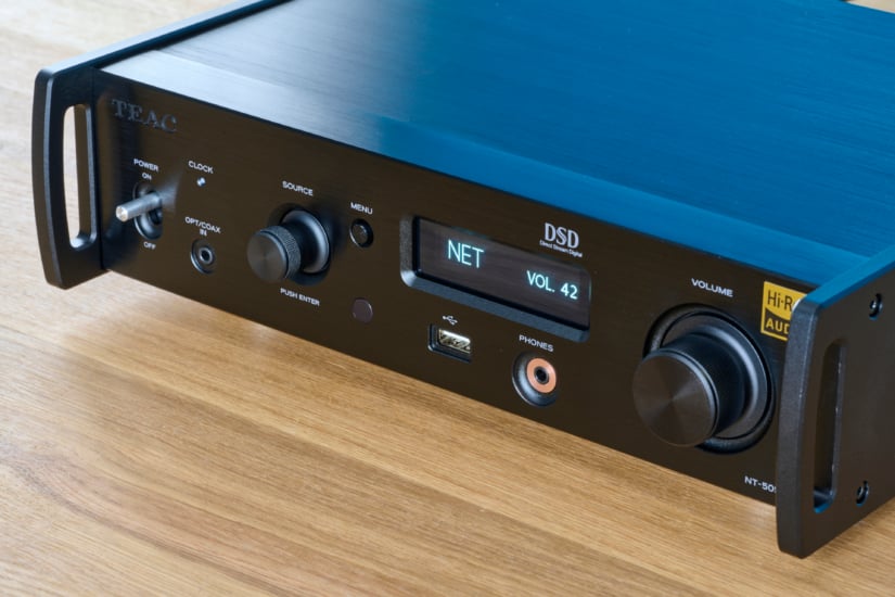 Teac NT-505-X im Test: Klangriese im DIN-A4-Format - HIFI.DE