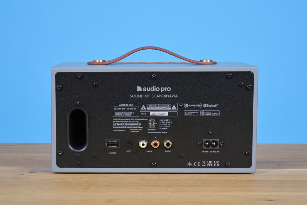 Audio Pro C5 MkII WLAN Lautsprecher Test Anschluesse auf der Rueckseite