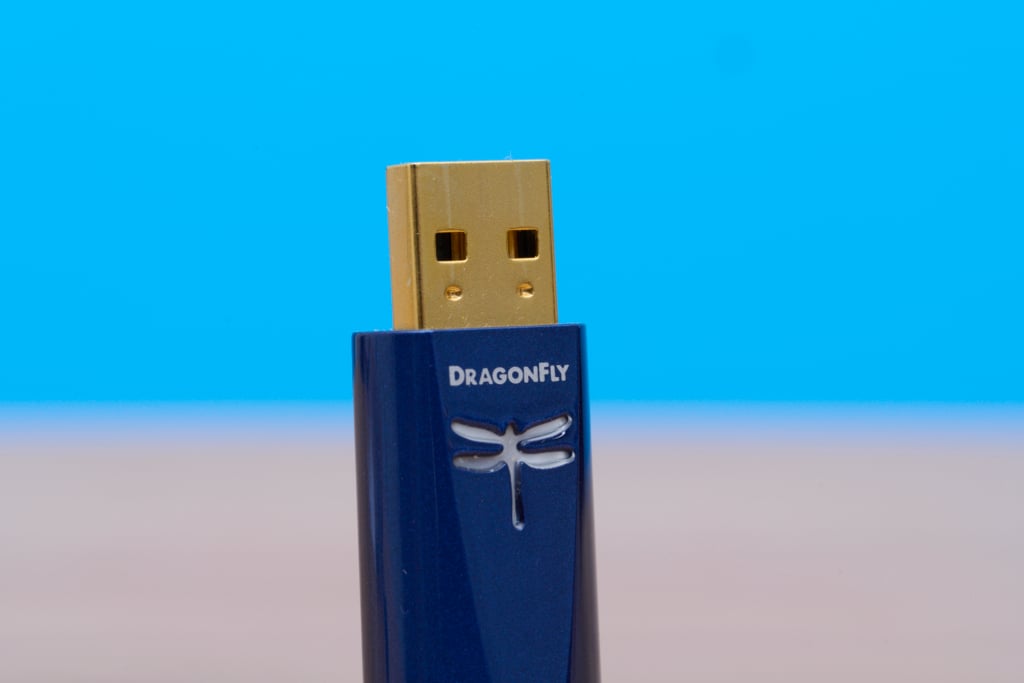 Audioquest Dragonfly Cobalt Detail USB