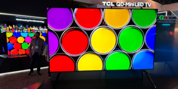CES 2024: Gigantischer 115-Zoll-Fernseher von TCL vorgestellt