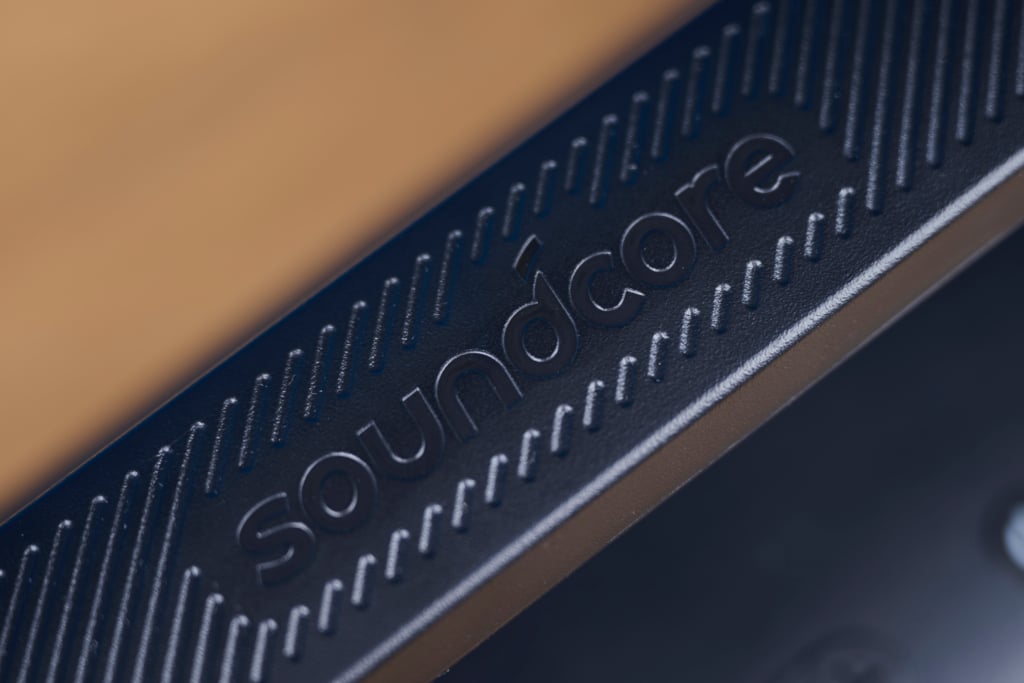Soundcore Motion Boom Plus Detailansicht Soundcore-Logo