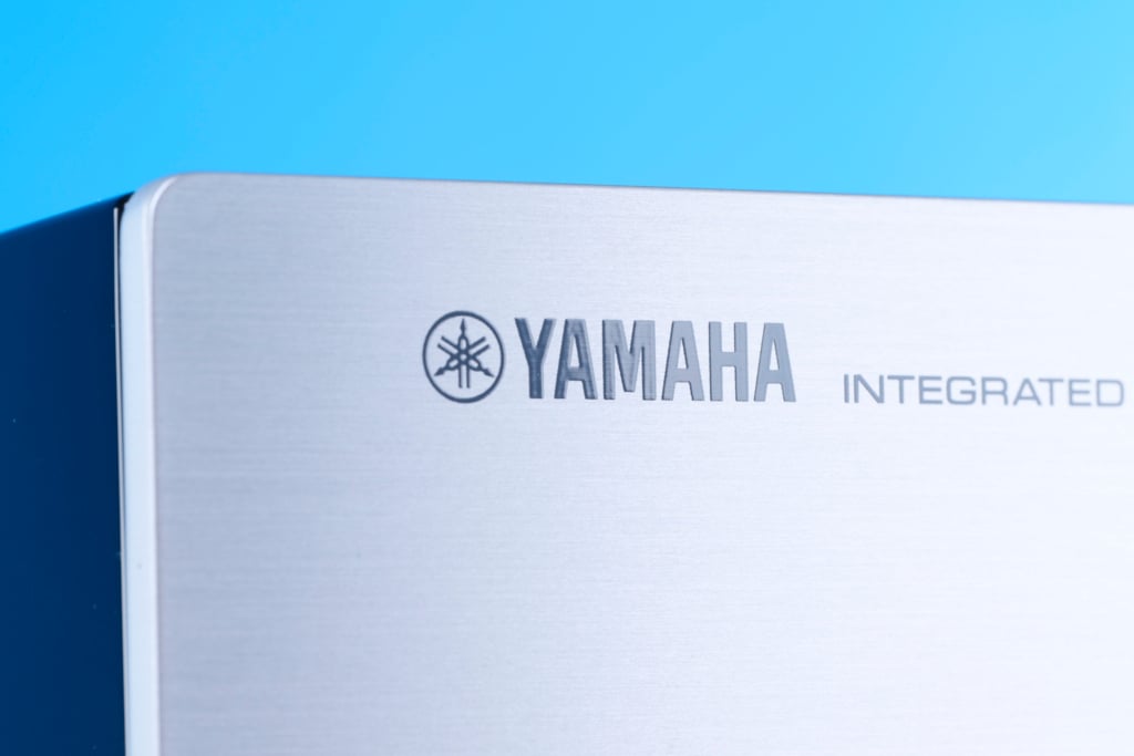 Yamaha A-S1200 – Schriftzug