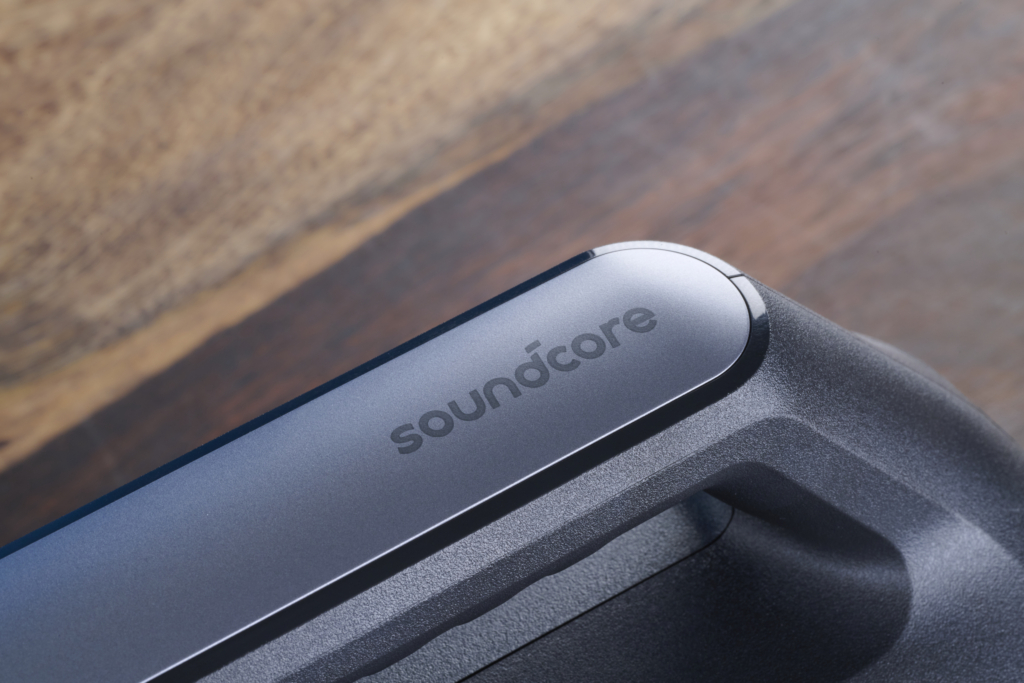 Soundcore Boom 2 Test Design und Verarbeitung Detailansicht des Tragegriffs