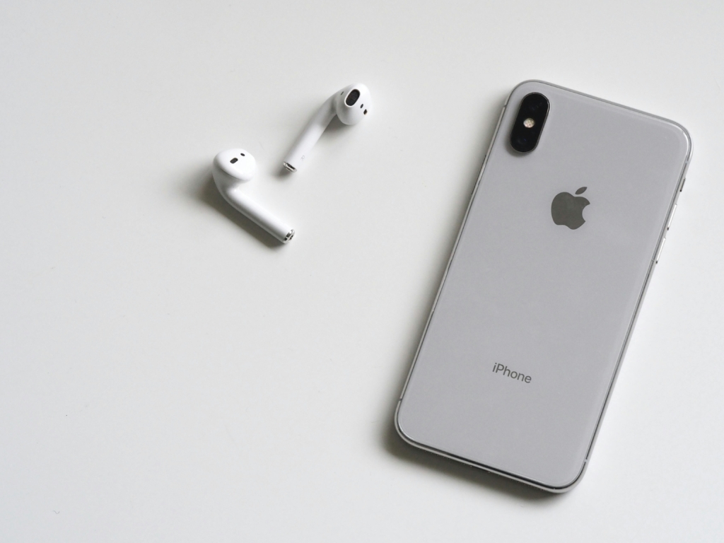 iPhone mit AirPods