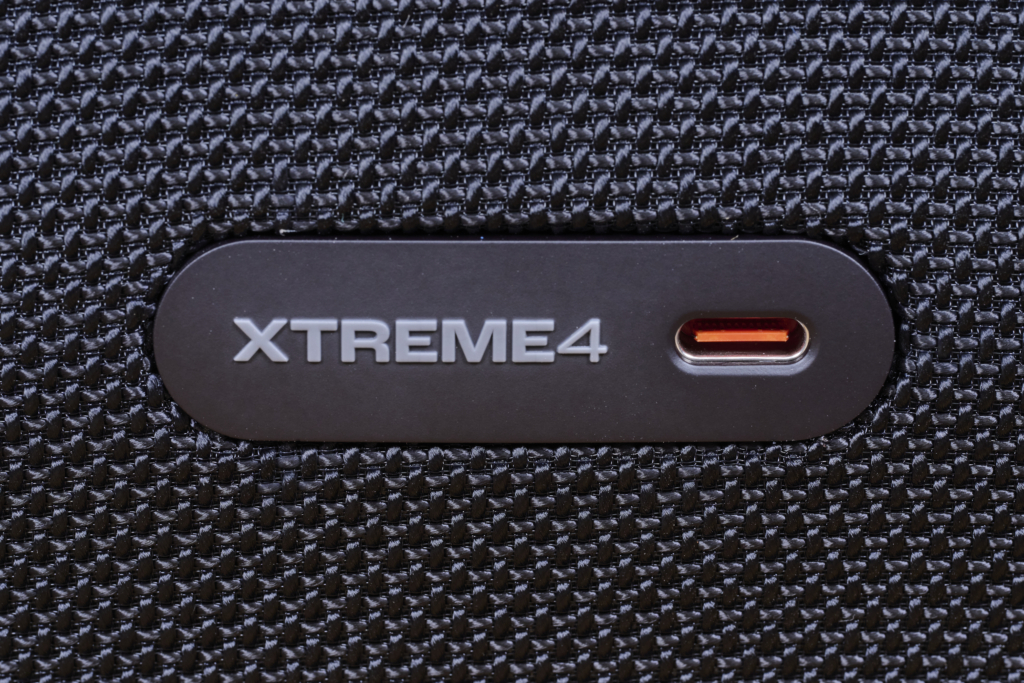 JBL Xtreme 4 Test Detailansicht des USB-C-Anschluss auf der Rueckseite