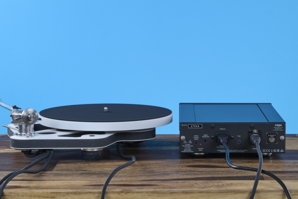 Rega Planar 10 – Mit externem Netzteil