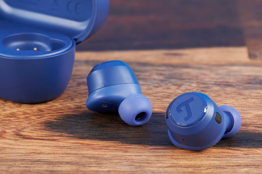 Teufel Real Blue TWS 3 – Earbuds neben Case
