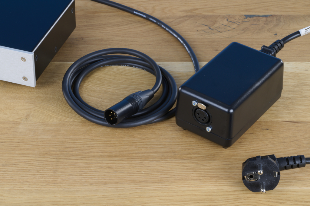 Lehmannaudio Black Cube II – Netzteil und kabel