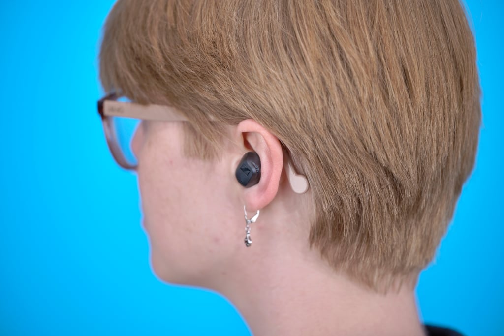 Sennheiser Accentum True Wireless – Earbud in Ohr