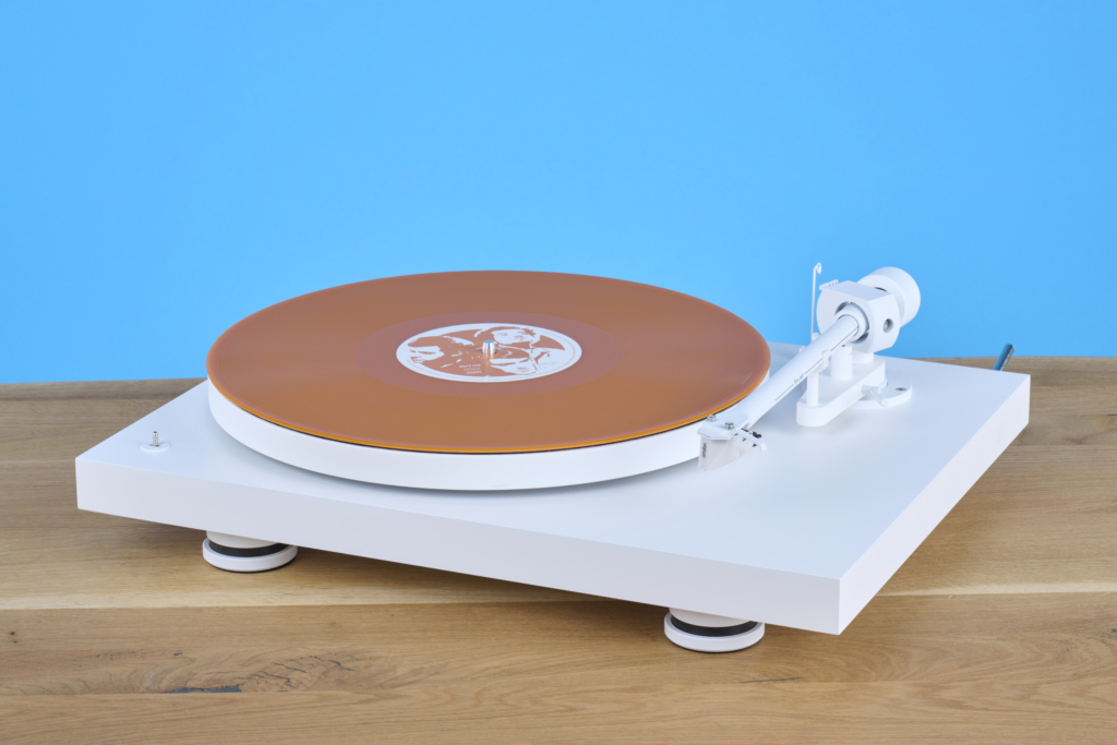 Stereoanlage bis 5.000 Euro | Pro-Ject Debut Pro White Edition