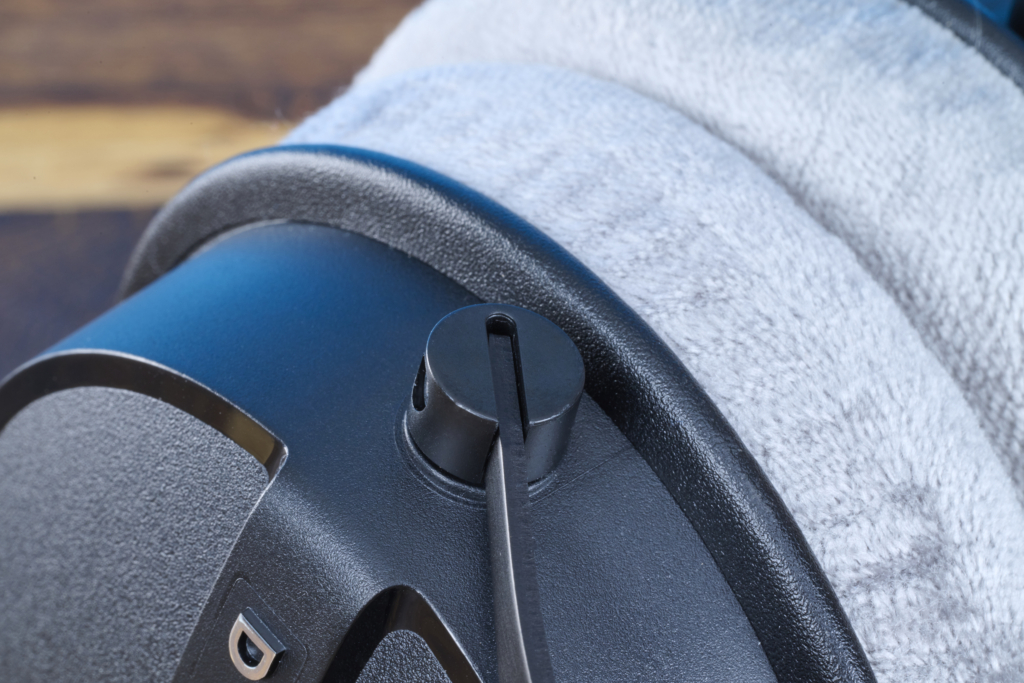 Detailaufnahme der einwandfreien Verarbeitung des Beyerdynamic DT 770 Pro X Limited Edition