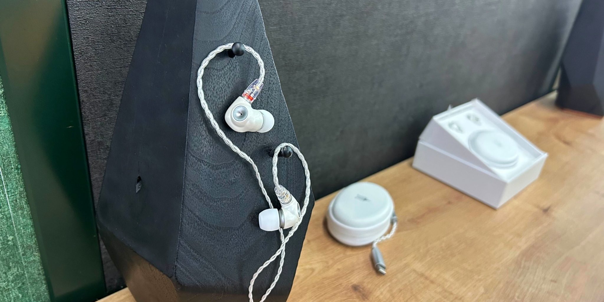 Meze Audio Alba: Erschwingliche In-Ears mit DAC und praktischem USB ...