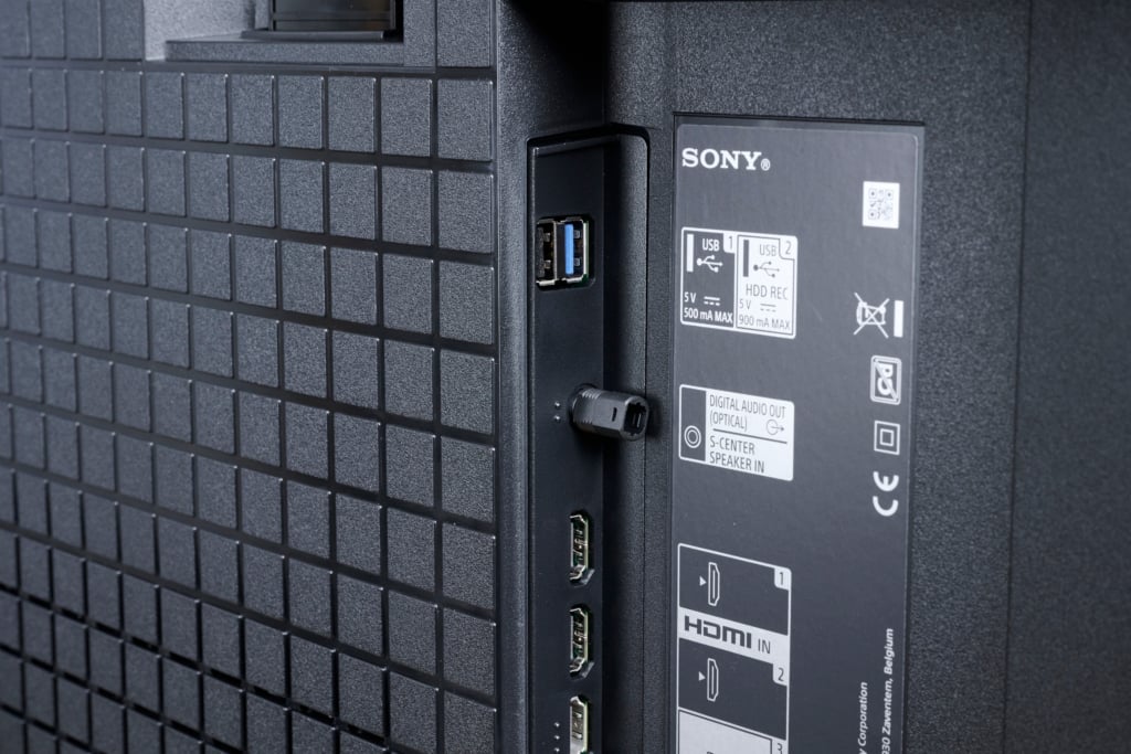Adapter für die Anschlüsse des Sony Bravia 7