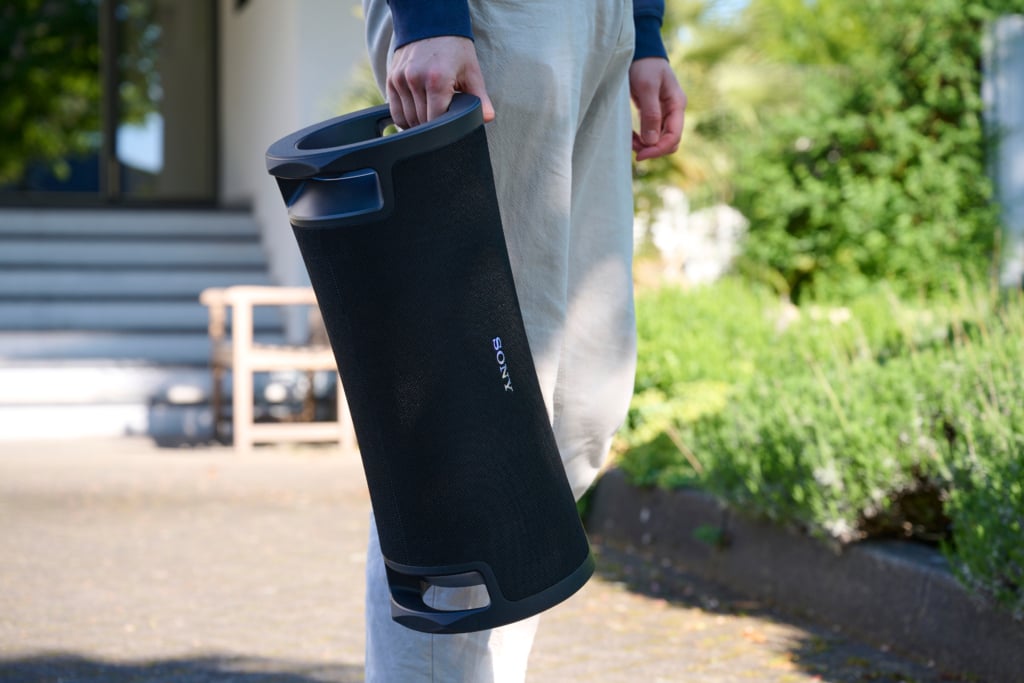 Sony Ult Field 7 Test | Outdoor in einer Hand