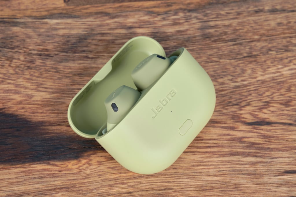 Jabra Elite 8 Active Gen 2 – Case offen liegend
