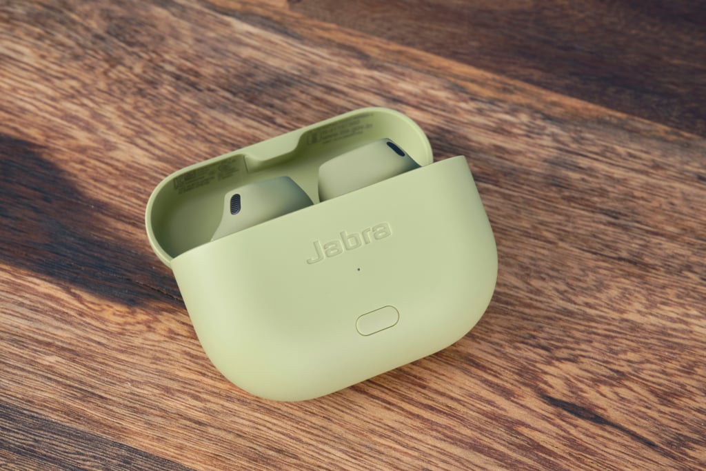 Jabra Elite 8 Active Gen 2 – Offen und liegend