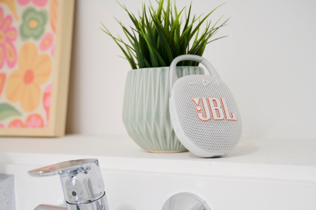 JBL Clip 5 Test | Clip 5 im Badezimmer
