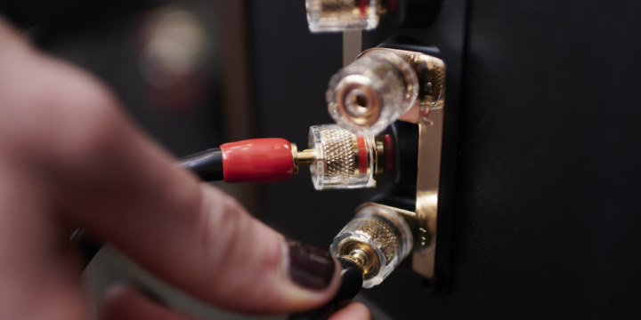HIFI.DE Ratgeber | Lautsprecher anschließen