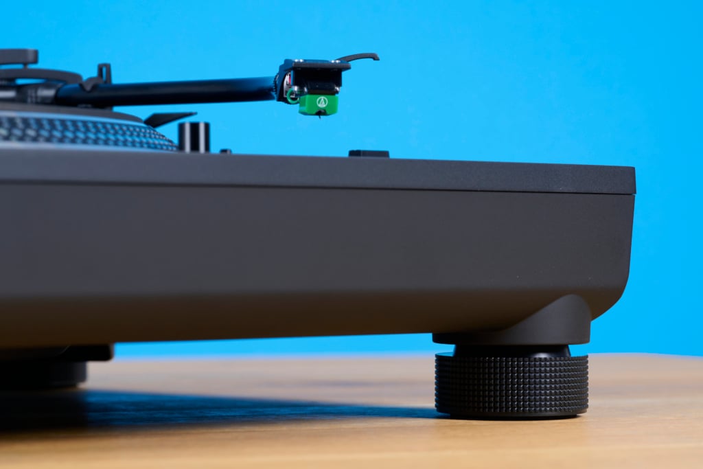 Plattenspieler einstellen anpassbare Füße Technics SL-1210GR2