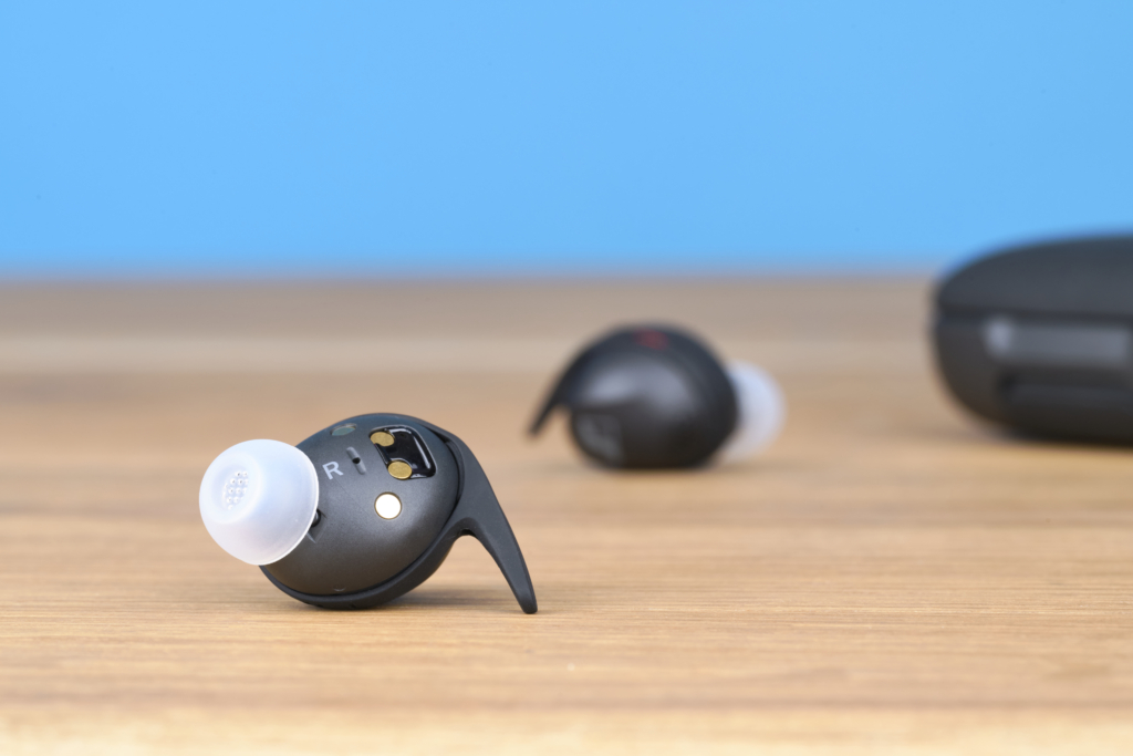 Sennheiser Momentum Sport – Buds von vorn