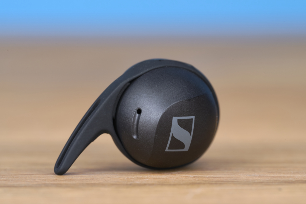 Sennheiser Momentum Sport – Bud Nahaufnahme