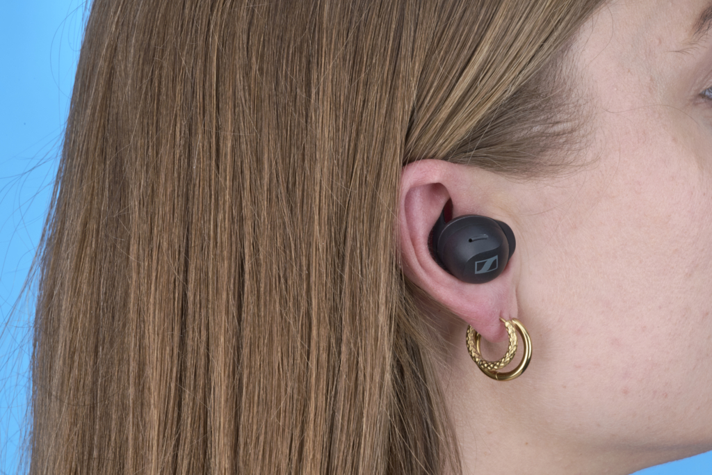 Sennheiser Momentum Sport – Buds im Ohr