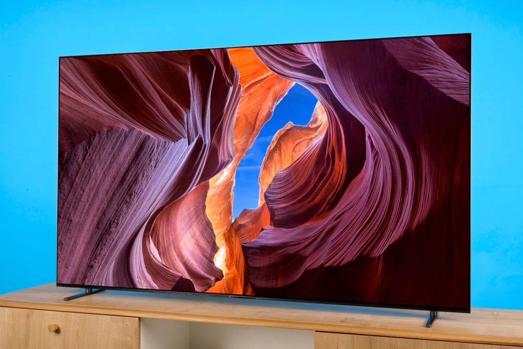 Sony Bravia 8 Schrägansicht