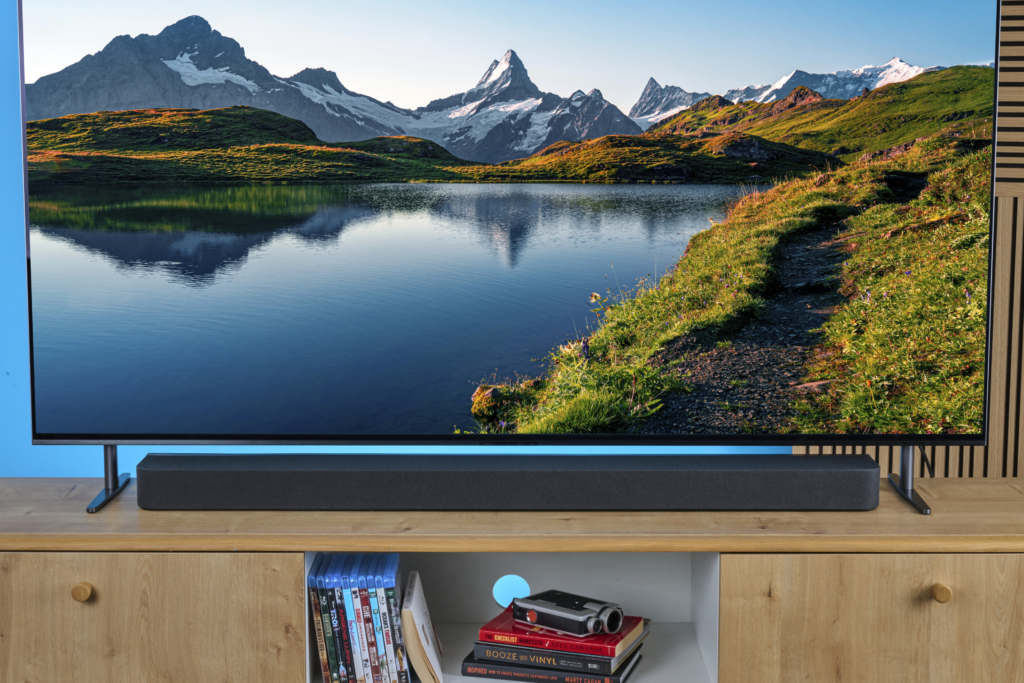 Sony Bravia Theatre Bar 8 vor Fernseher