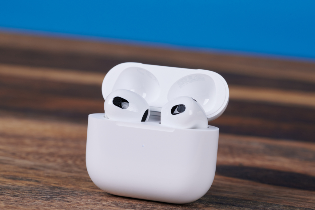 IEM vs. TWS | AirPods 3