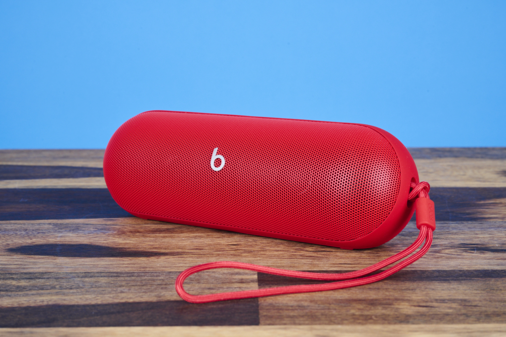 Beats Pill Test frontal schraeg Neigung